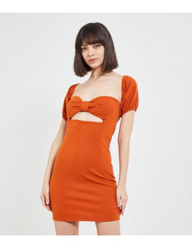 Mini dress cut out est présent 